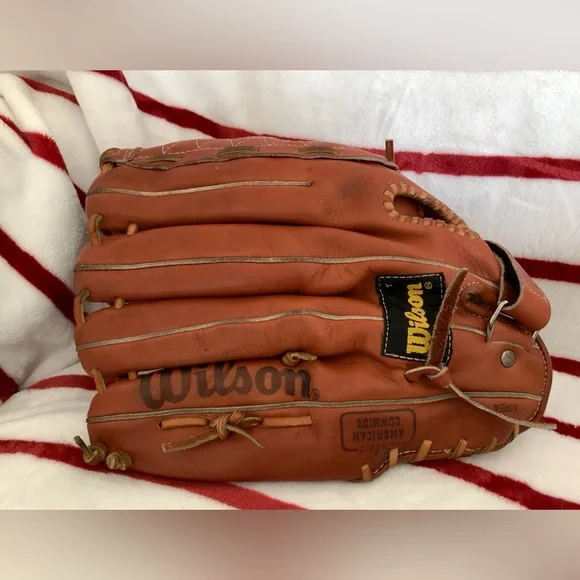 EUC, WILSON BASEBALL / SOFTBALL GLOVE. R-throw. - Picture 5 of 16